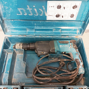 Перфоратор Makita HR2610T p01 (1 фото из 1)
