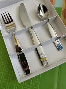 Laste söögiriistade komplekt. (4 foto / 4)