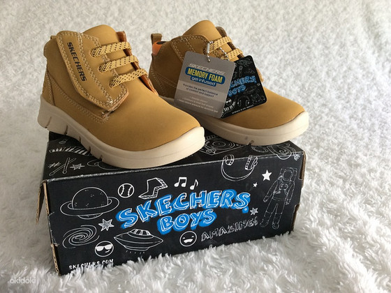 Новые ботинки SKECHERS, размер 25