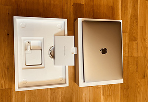 Apple Макбук Про A2338 (1 фото из 3)