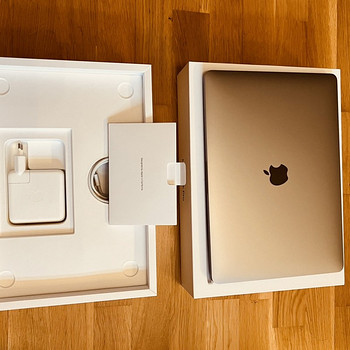 Apple Макбук Про A2338