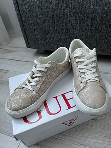 Обувь Guess (1 фото из 4)