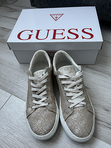 Обувь Guess (2 фото из 4)