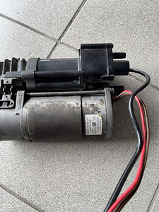 Õhkvedrustuse kompressor (2 foto / 5)
