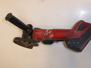 Akuketaslõikur Hilti AG 125-A22 + aku 3.3Ah (5 foto / 5)