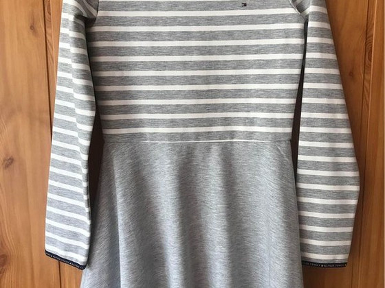 Новое платье Tommy Hilfiger S/176