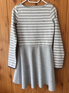 Uus Tommy Hilfiger kleit S/176 (1 foto / 2)