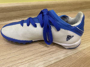 Кроссовки adidas (2 фото из 2)