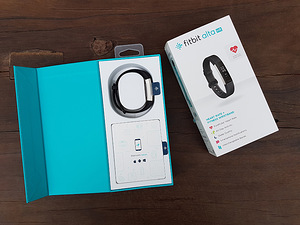 Fitbit Alta HR монитор активности (3 фото из 5)