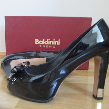 Baldinini 36 kingad