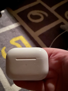 AirPods pro (2 foto / 5)