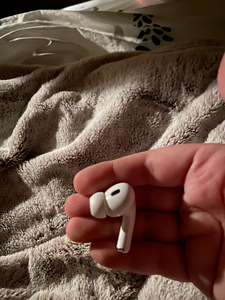 AirPods pro (3 foto / 5)