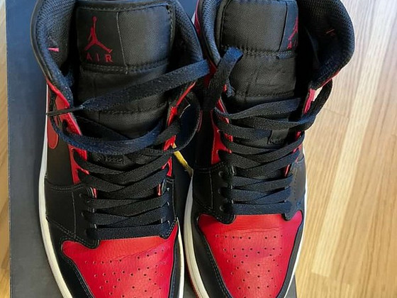 Jordan 1 mid Banned (Black/red)