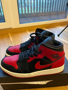 Jordan 1 mid Banned (Black/red) (4 foto / 7)