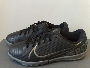 Nike обувь (1 фото из 3)