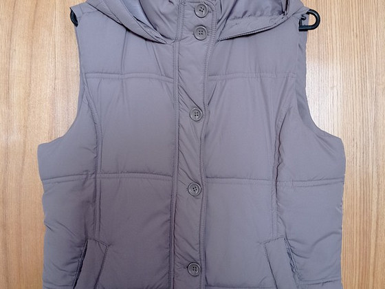 Vest R M (14UK)