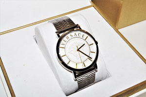 Versace V-Essential VEJ400421 40mm (3 foto / 4)
