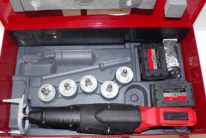 T-DRILL T-65B + 2x3.0Ah (2 фото из 4)