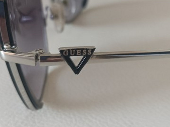 Солнечные очки guess