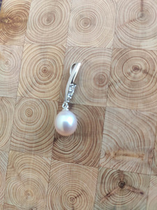 Silver pearl pendant (1 foto / 1)