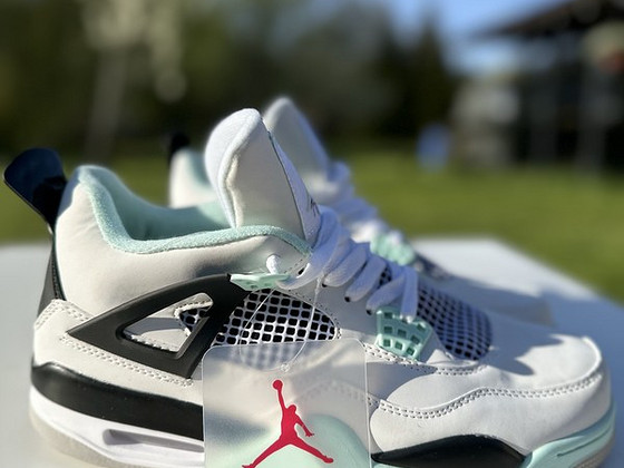 Новые Nike Jordan 4. Уже в продаже!
