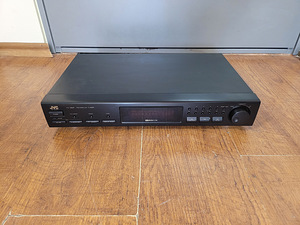 JVC FX-382R Стерео AM/FM-тюнер (2 фото из 3)