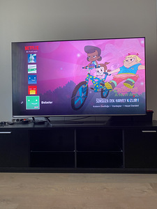 Телевизор Hisense 64,5 inc (3 фото из 4)