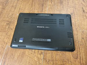 Dell Latitude 7270 i5,256,8,FHD (3 foto / 3)