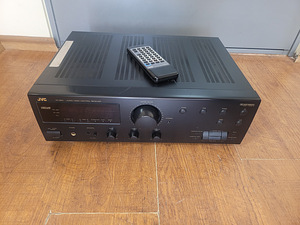 JVC RX-320V Audio Video Control Receiver  (2 foto / 3)