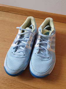 Naiste tennise jalanõud, Adidas, nr 36 (1 foto / 4)