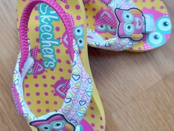 Размер 22, новые сандалии SKECHERS для девочек