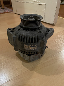 Honda Accord 2.0L 1986-1989 generaator DENSO (1 foto / 4)