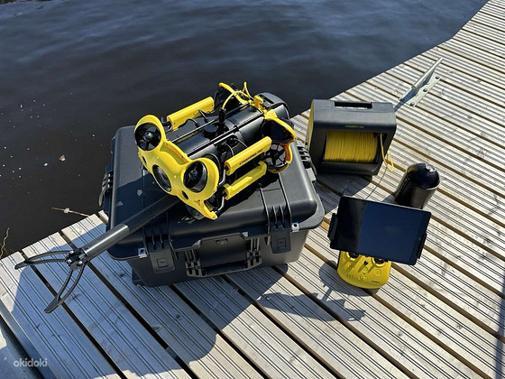 Chasing M2 Underwater Drone Chasing M2