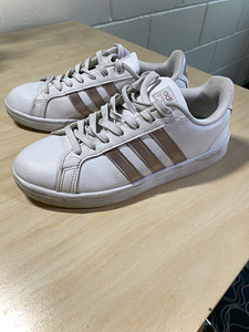 Adidas Grand Court roosakuldsed tossud (1 foto / 5)