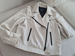 Guess by Marciano Lambanahk Originaal M (1 foto / 7)