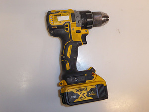 Аккумуляторная дрель DeWALT DCD791 + Аку 5.0 Ач + Зарядка (3 фото из 5)