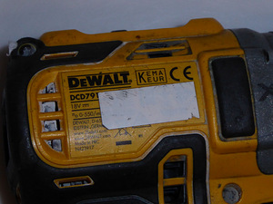 Аккумуляторная дрель DeWALT DCD791 + Аку 5.0 Ач + Зарядка (4 фото из 5)