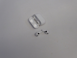 Беспроводные наушники Apple AirPods 3 (4 фото из 5)