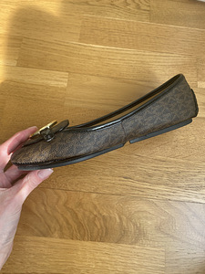 Оригинальные , новые балетки Michael Kors (2 фото из 4)