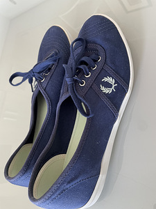 Ketsid sinised Fred Perry (3 foto / 3)