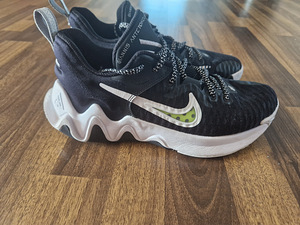 Müüa Nike s42 stm 26,5cm (1 foto / 3)