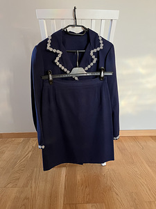 Женский костюм (3 фото из 3)