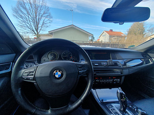 BMW 530 Xdrive (8 foto / 13)