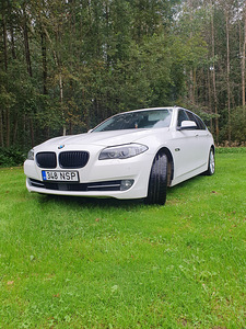 BMW 530 Xdrive (2 foto / 13)