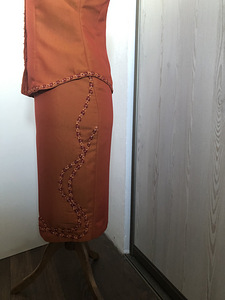 Женская одежда (2 фото из 3)