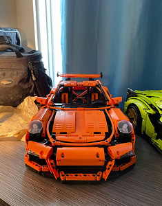LEGO Technic Порше 911 GT3 RS (2 фото из 3)