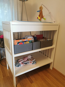 Ikea mähkimislaud (4 foto / 4)