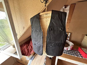 Villane vest (2 foto / 2)