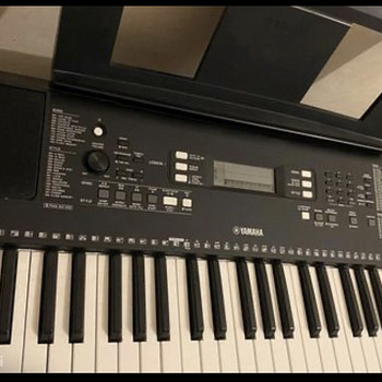 Süntesaator Yamaha PSR-363+ statiiv