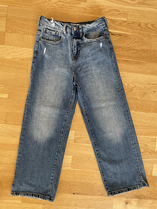 Джинсы ZARA (1 фото из 2)